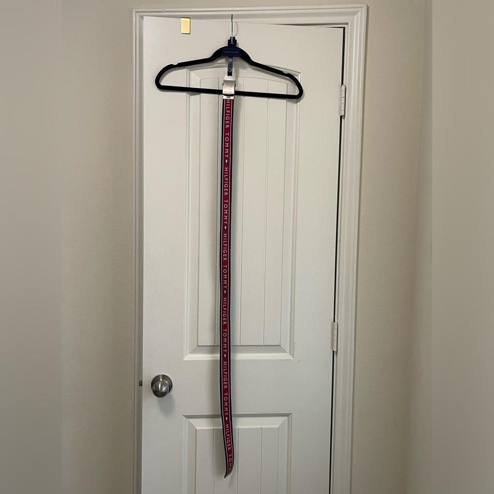 Men’s Tommy Hilfiger belt size Large 38-40